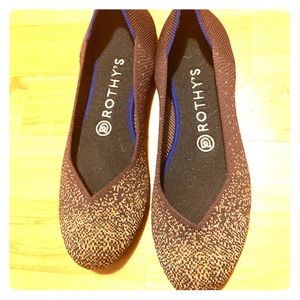 Size 7.5 Rothys eggplant metallics EUC